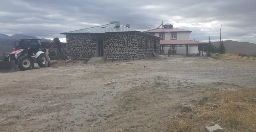 SİZ DEĞERLİ KÖYLÜLERİMİZ KATKILARIYLA OKULUMUZUN YENİDEN İYHASI BÜTÜN HIZIYLA DEVAM ETMEKTEDİR.